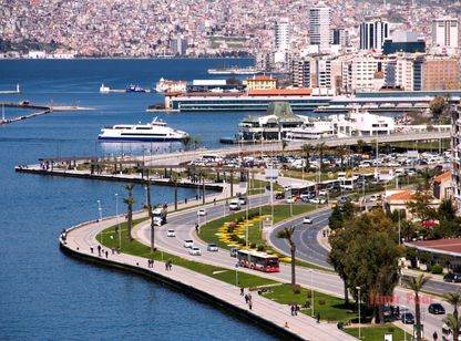 İzmir'de Fuar Hostesi Hizmetlerinin Etkinliklere Katkıları